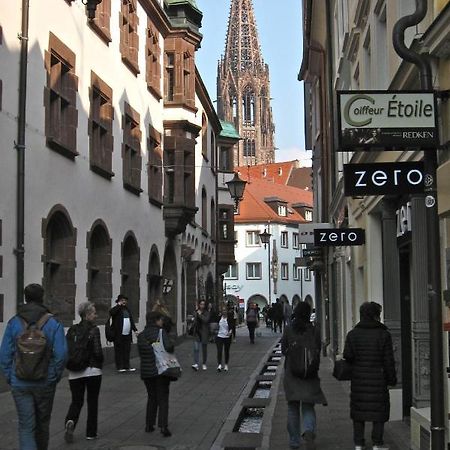 FeWo - Mitten In Freiburg Exteriör bild